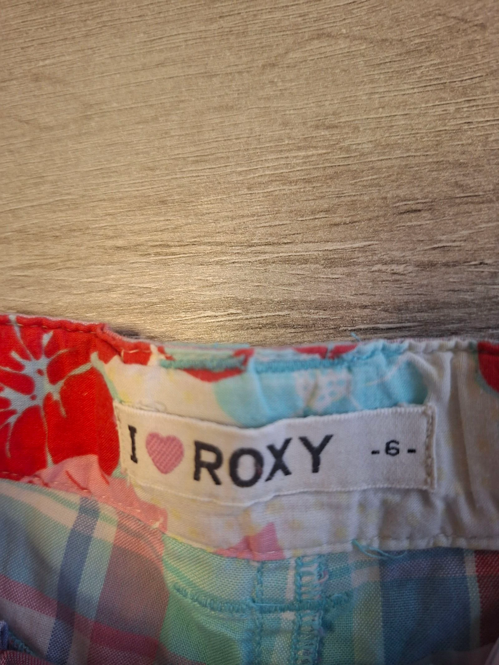 🌷 F3-44 🌷 ROXY geruite meisjesshort — maat 6 jaar Kleurrijk, trendy en uiterst comfortabel 🌷 – photo 3